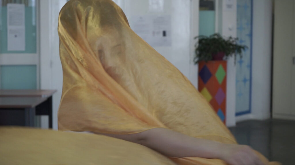 Sous le voile Yaya01